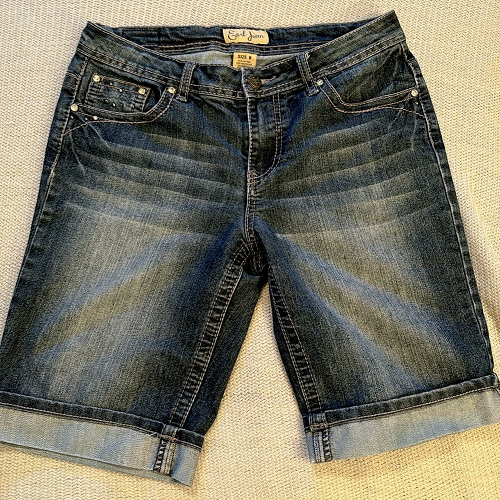 Earl brand Bermuda shorts size 8